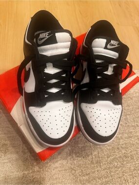 Nike Black & White Low Top Dunk Sneakers - Two-Tone Swoosh Design